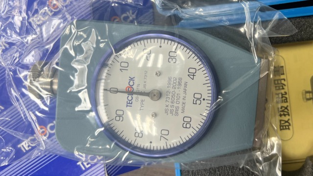 橡胶材质硬度测量选得乐硬度计-百舜精密