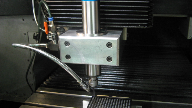 NSK高速主轴BMS-4020型φ5㎜钻孔应用（S55C）