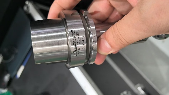 主轴跳动精度如何测量