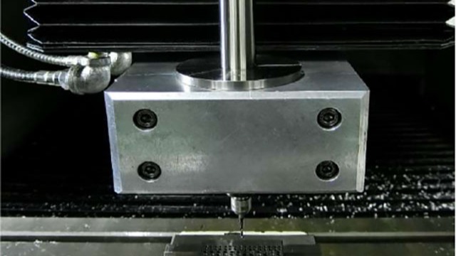 排刀机钻φ2.5mm的孔选主轴EM25-S6000