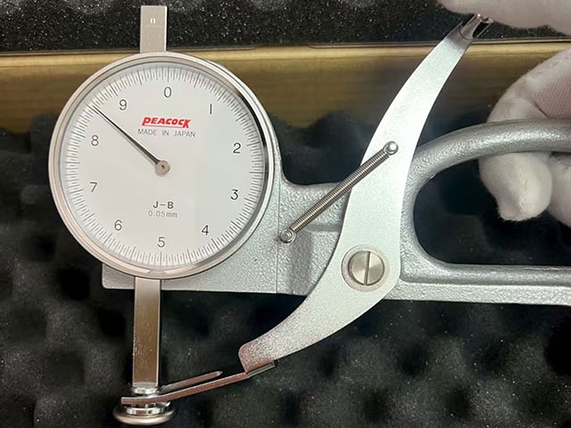 测量厚度选PEACOCK孔雀厚度计